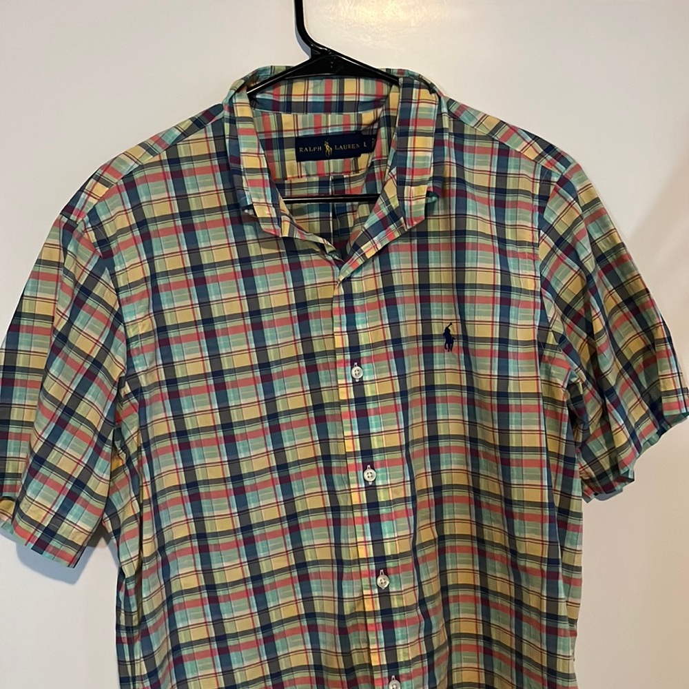 Short sleeve Ralph Lauren button down. Great condition!